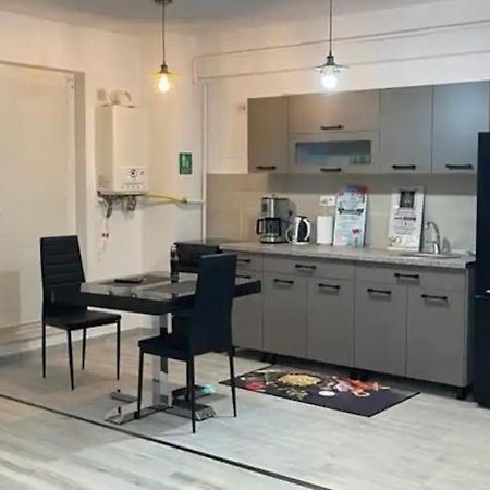 Chic Apartament Complex Inamstro Яссы Экстерьер фото