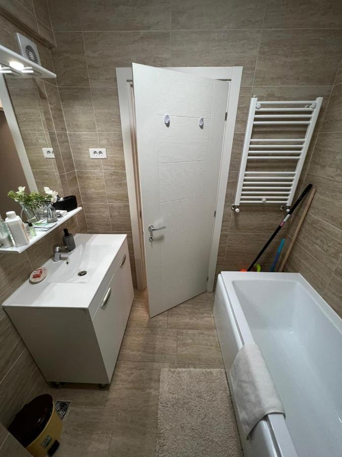 Chic Apartament Complex Inamstro Яссы Экстерьер фото